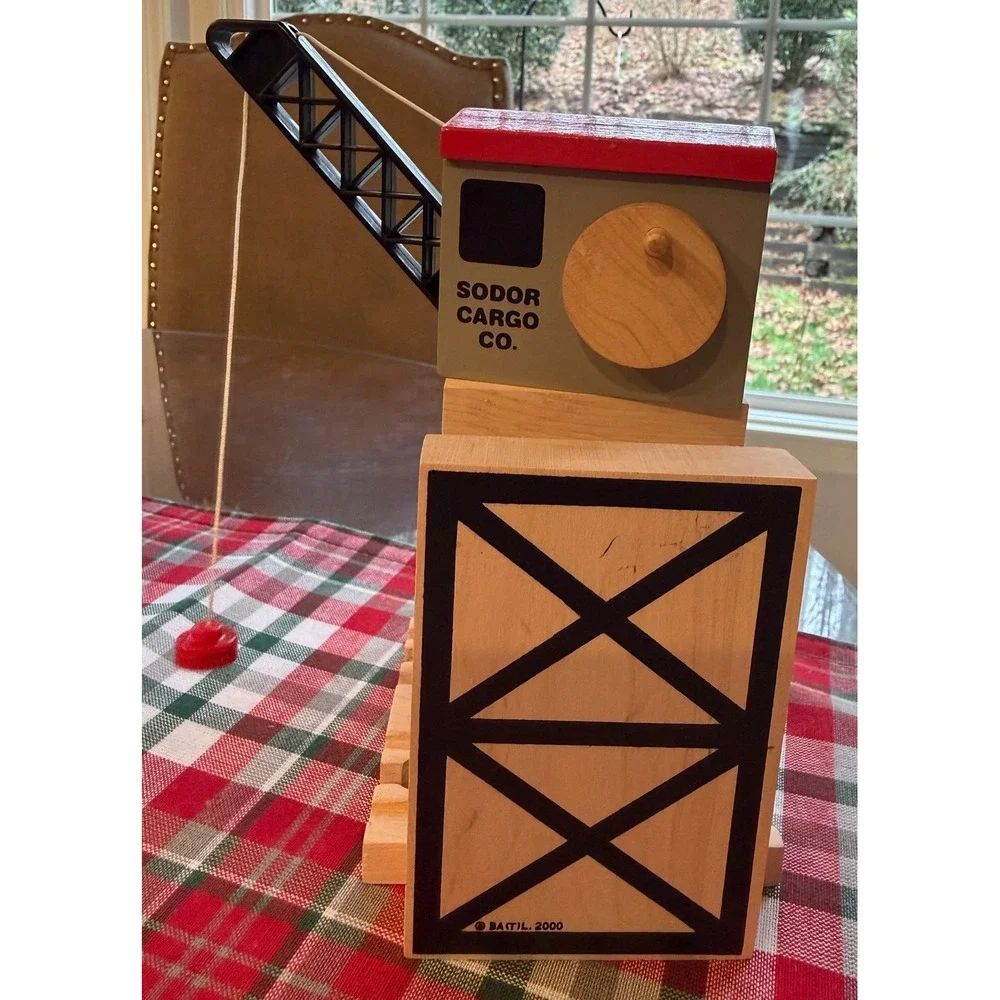 Thomas and Friends Wooden Railway Sodor Cargo Co Crane Toy 1997